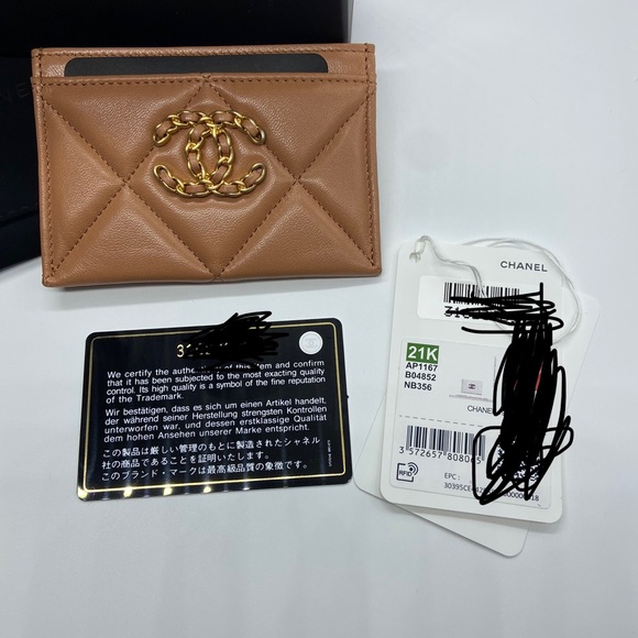 Caramel Chanel card holder. Brand new - Picture 3 of 3
